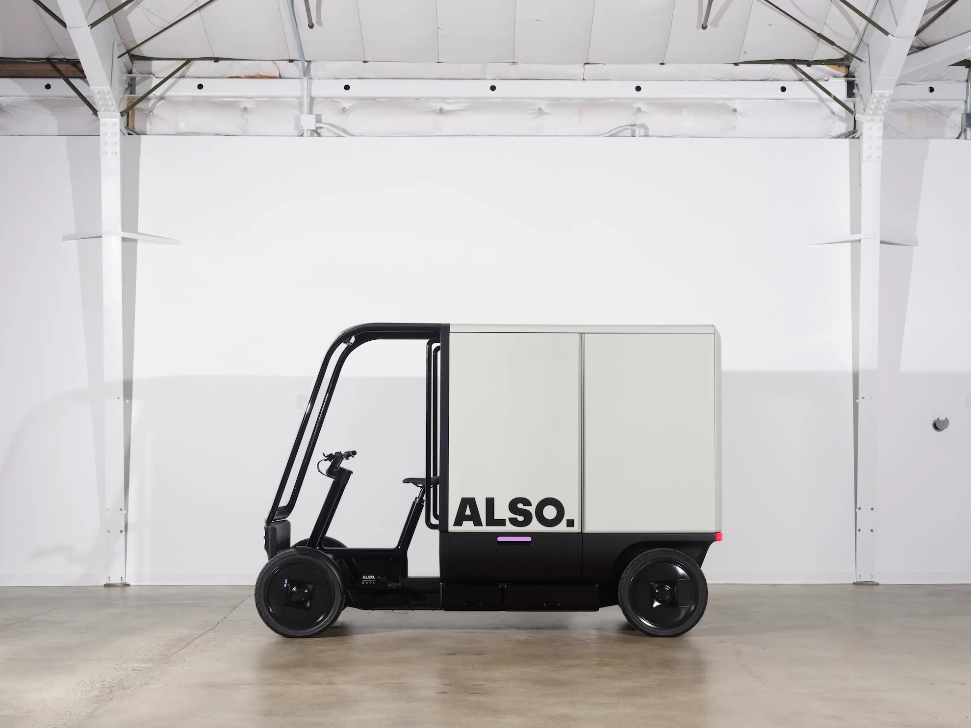 Also quad cargo commercial autonomous delivery vehicle